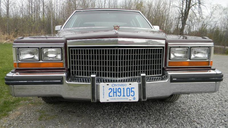 Файл:1980 Cadillac Sedan Deville D'elegance front.jpg