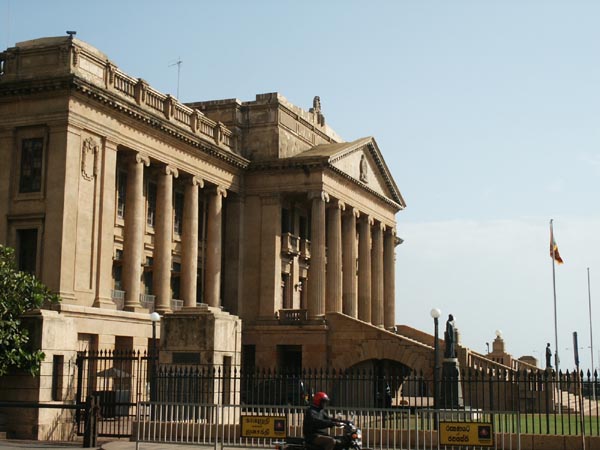 Файл:OldParliment.jpg