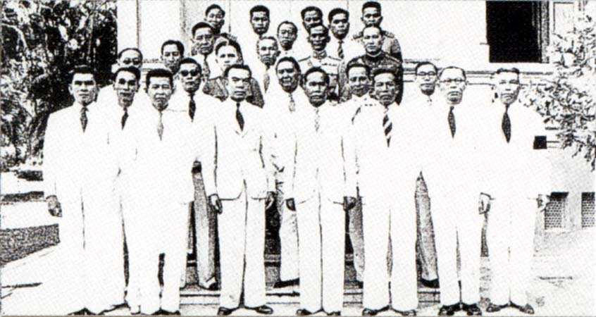 Файл:Phibul Cabinet.jpg