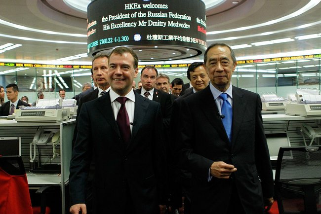 Файл:Dmitry Medvedev in Hong Kong 17 April 2011-11.jpeg