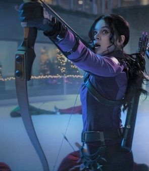 Файл:Hailee Steinfeld as Kate Bishop.jpg