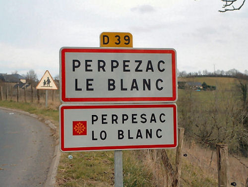 Файл:Entrée de Perpezac-le-Blanc.jpg
