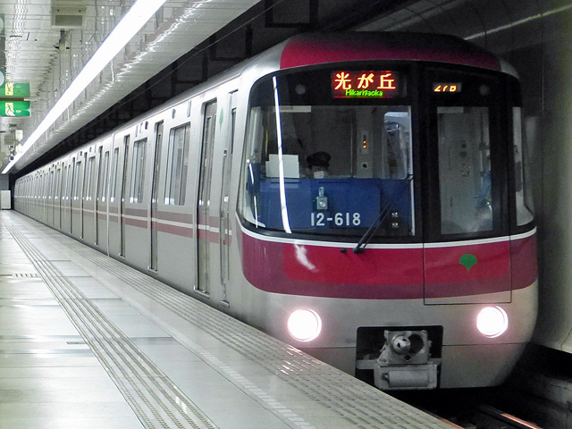 Файл:Toei-subway12-600.jpg