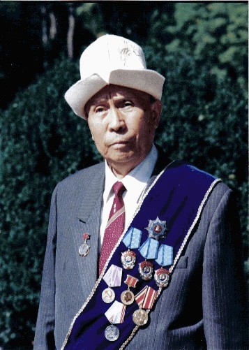 Файл:BegalievMedals.jpg