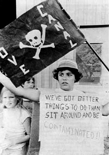 Файл:Love Canal protest.jpg