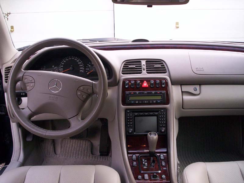 Файл:CLK C208 Interior.jpg