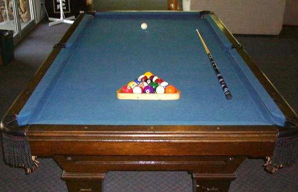 Файл:PoolTablewithEquipment-non.jpg