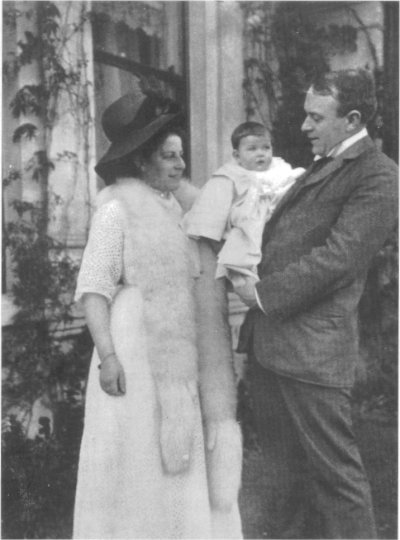 Файл:Andrews Family 2.jpg