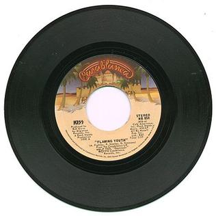 Обложка сингла Kiss «Flaming Youth» (1976)
