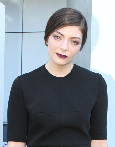 Файл:Lorde ARIAs 2013.jpg