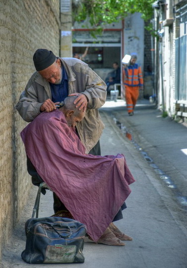 Файл:Old Barber.jpg