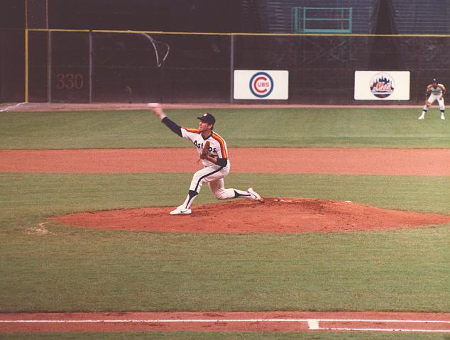 Файл:Nolan Ryan in Atlanta.jpg