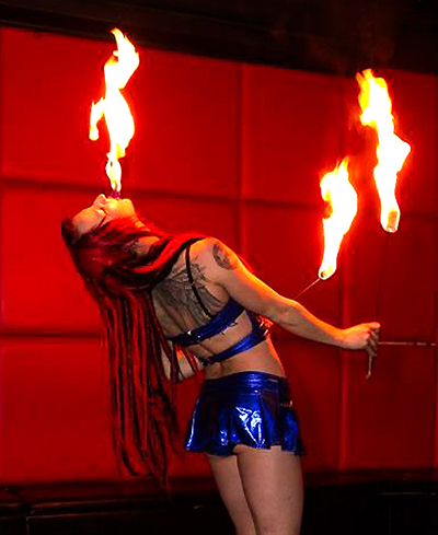 Файл:Fire Gypsy performing Fire Eating.jpg