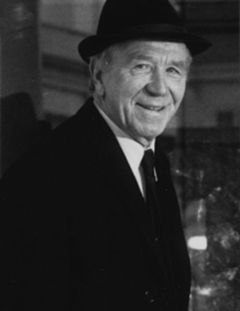 Файл:Sir Matt Busby.jpg