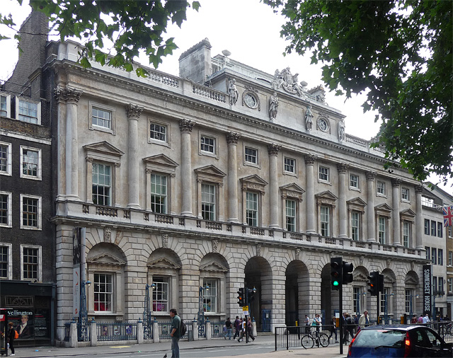 Файл:Somerset House, Strand.jpg