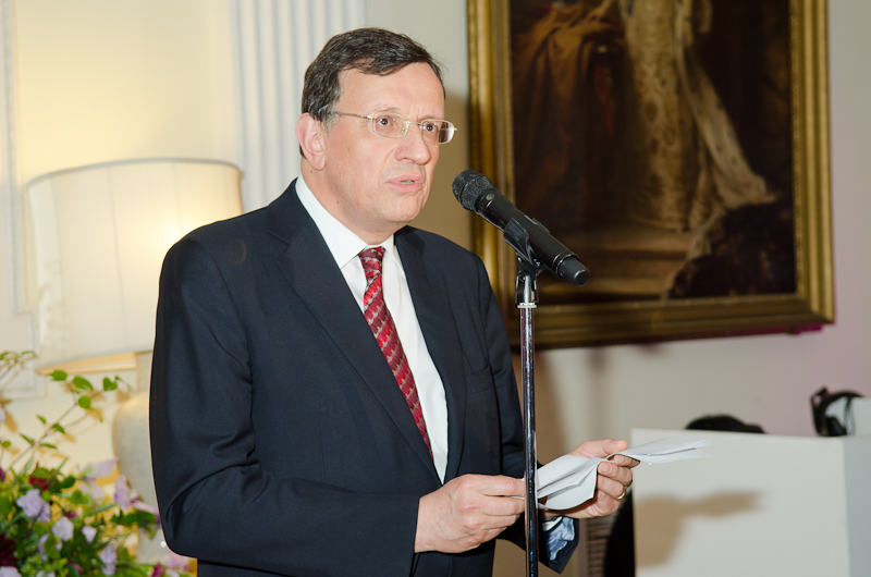 Файл:British Ambassador, David Warren.jpg