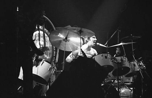 Файл:Keith-Moon Bellboy.jpg