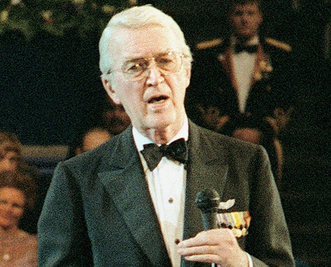 Файл:Stewart 1981.jpg