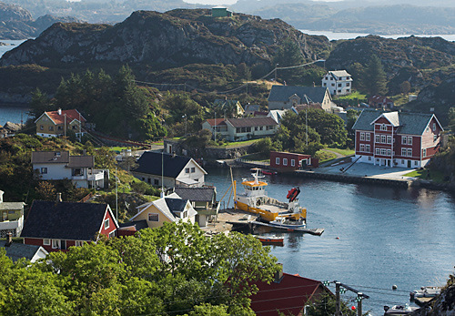 Файл:Espevaer Harbour.jpg