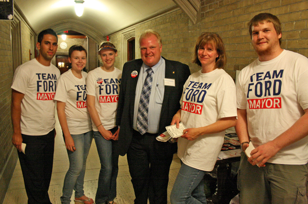 Файл:Rob Ford 2010 election team.jpg