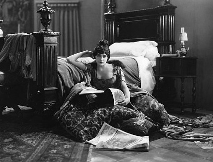 Файл:Barbara-La-Marr-Zenda.jpg