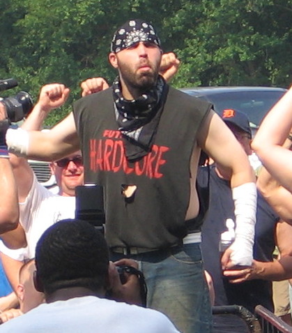 Файл:Nick Gage June 2010.jpg