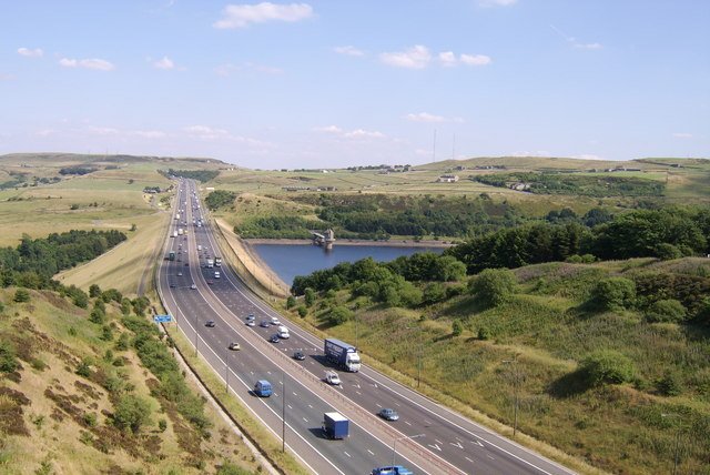 Файл:M62 motorway, Calderdale.jpg