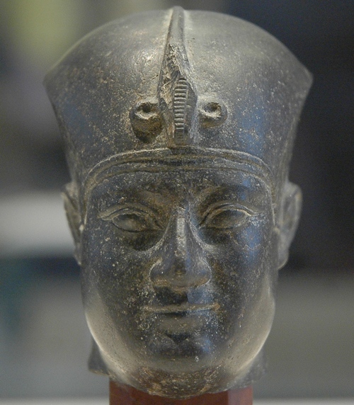 Файл:Nectanebo I with khepresh crown.jpg