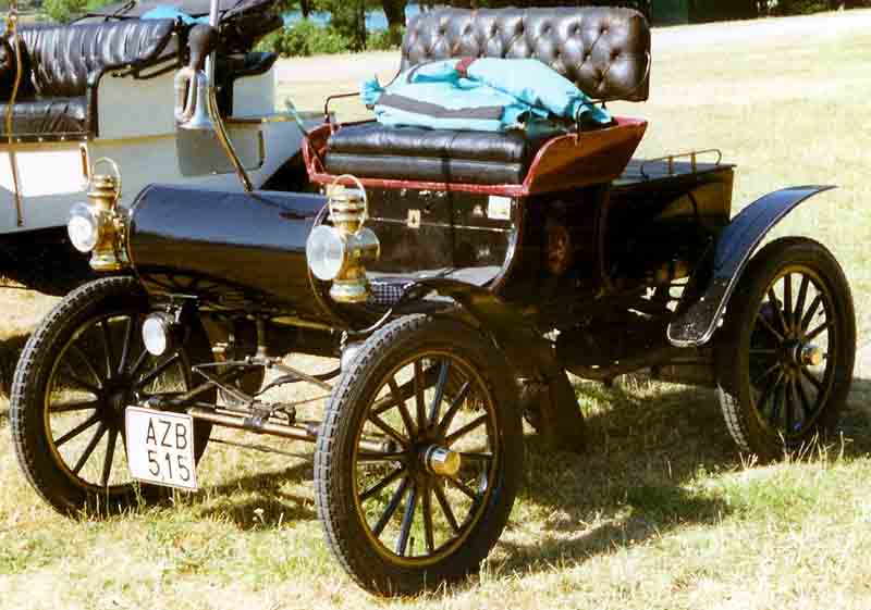 Файл:Oldsmobile Curved Dash Runabout 1903.jpg
