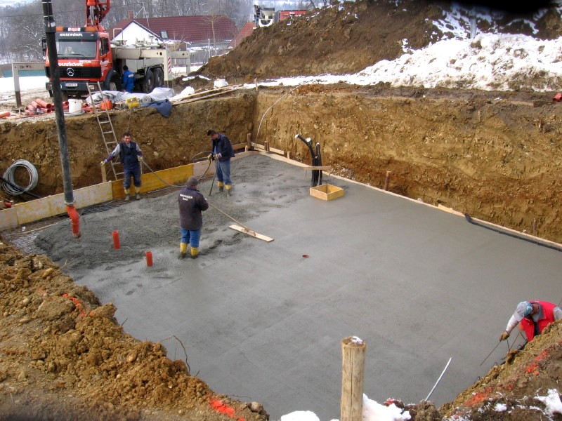Файл:Concrete pouring.jpg