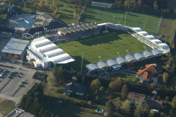 Файл:Pasching Waldstadion Luftbild.jpg