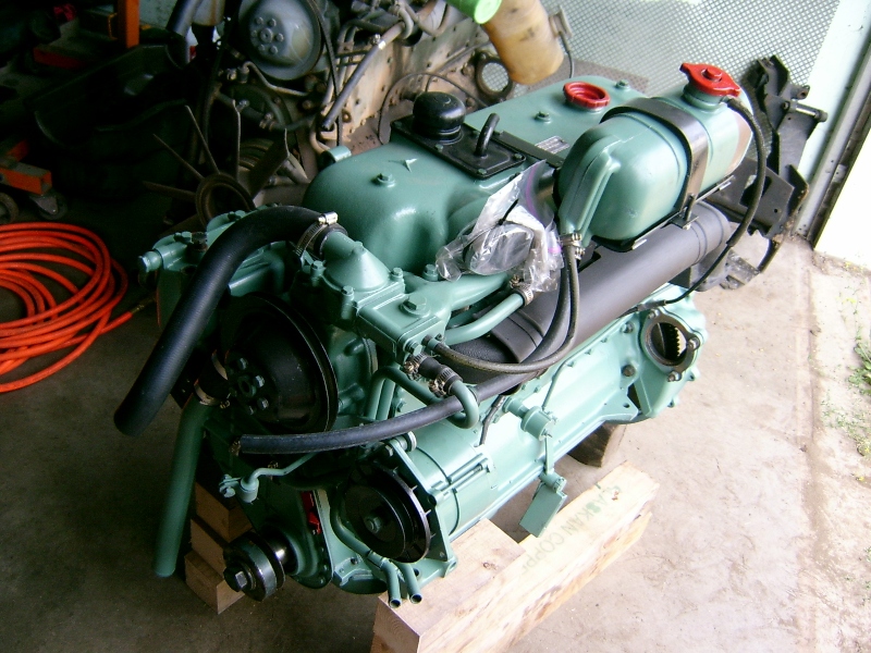 Файл:OM353.961.exhaustside.jpg