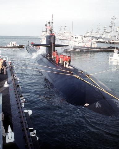 Файл:USS Memphis (SSN-691).jpg
