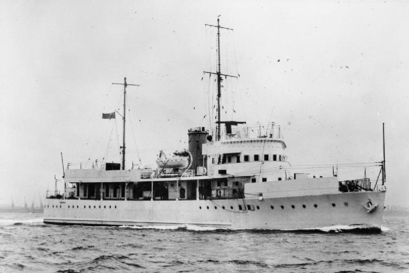 Файл:HMS Grasshopper IWM HU 043993.jpg