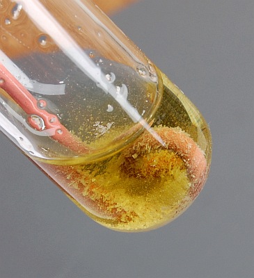 Файл:Copper(I)chloride crystal 01.jpg