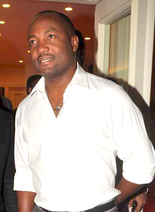Файл:Brian Lara at 2012 Mumbai Marathon pre bash.jpg