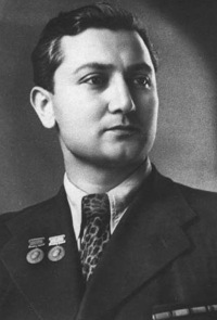Файл:Mukhtar Ashrafi.jpg