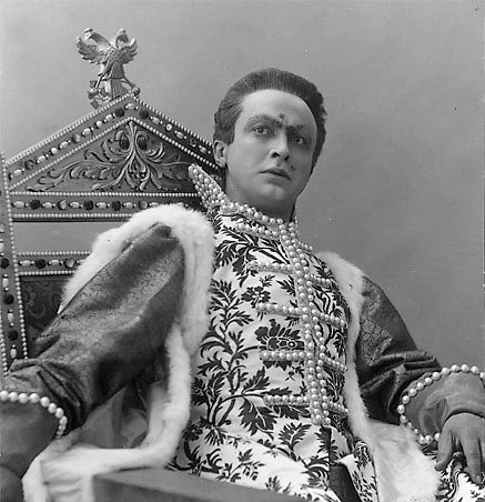 Файл:Ostuzhev as False Dmitry 1909 v2.jpg
