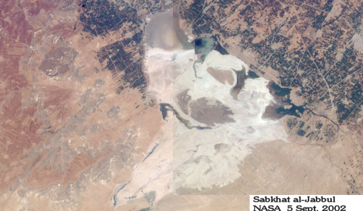 Файл:Sabkhat-al-Jabbul-NASA-5-Sept-2002.png