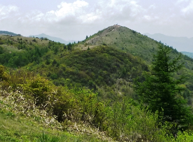 Файл:Mount Meshimori 2010-06-06.jpg