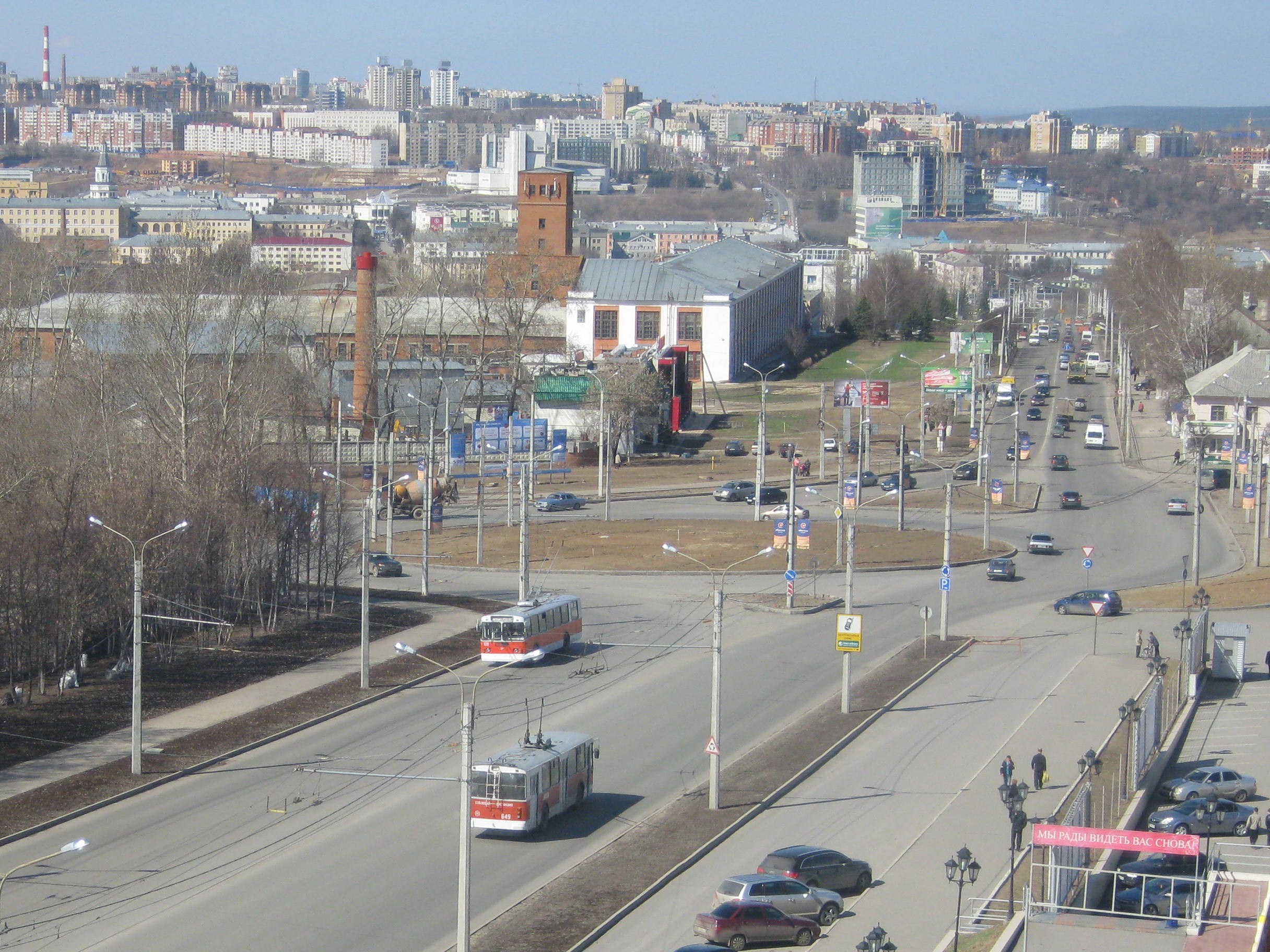 Улицы чебоксар фото. Центральная улица города Чебоксары. Улица Калинина Чебоксары. Чебоксары Калининская улица. Центр центр города город Чебоксары.