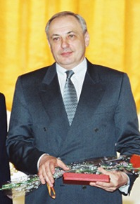 Файл:Mikhail Kirpichnikov in 2000.jpg