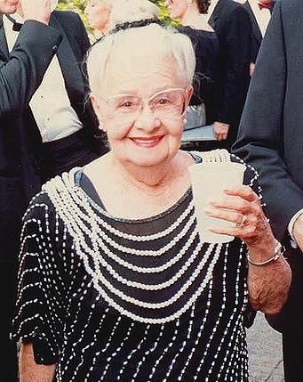 Файл:Nedra Volz 1987 (truncated).jpg