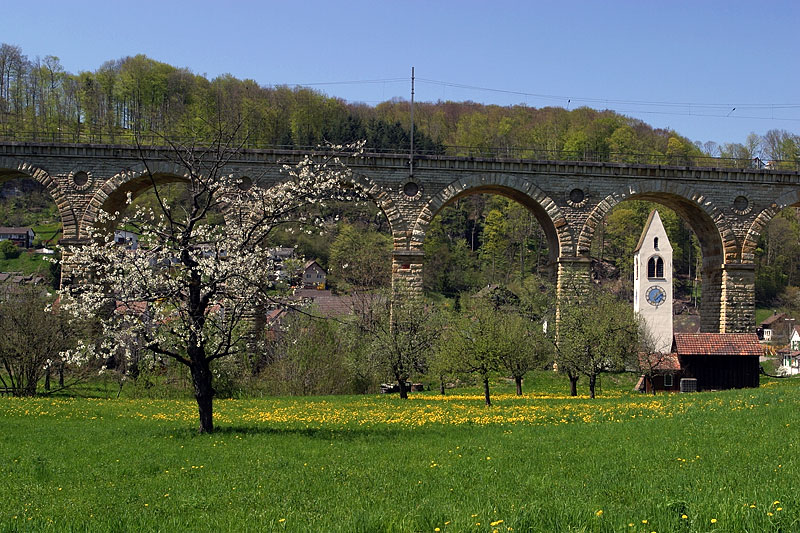Файл:Ruemlingen-Viadukt.jpg