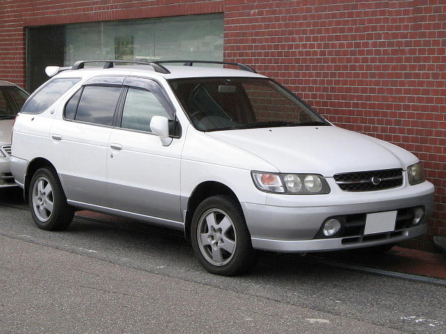 Файл:Nissan-Rnessa-n30 1997-front.jpg
