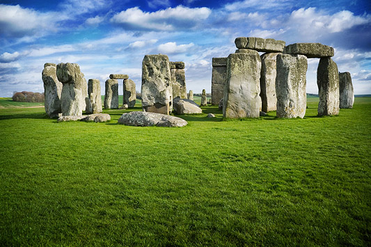 Файл:Stonehenge-Green.jpg