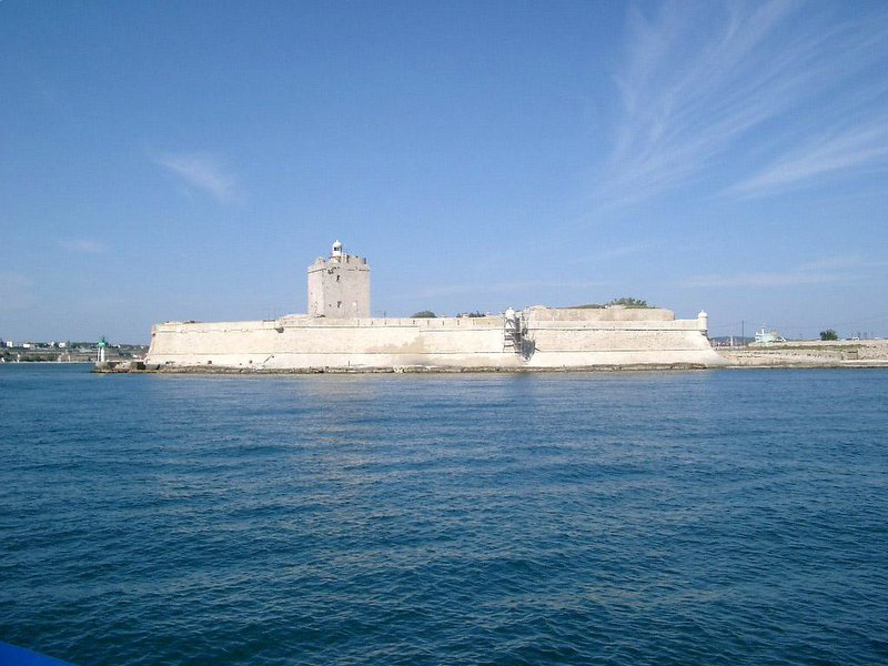 Файл:Port de bouc fort.png