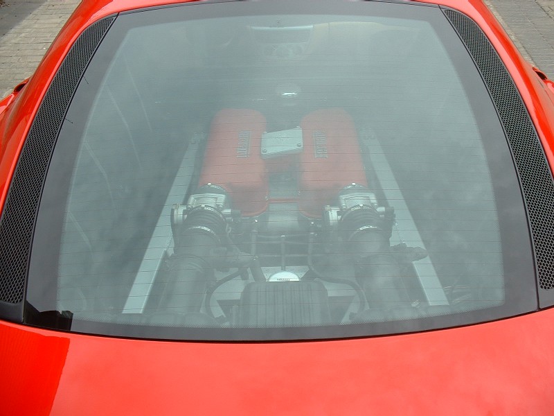 Файл:Ferrari 360 Modena Engine Cover.jpg
