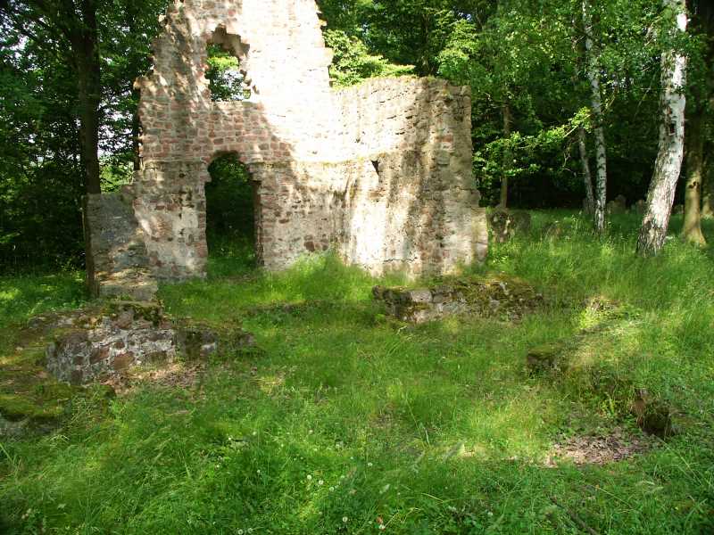 Файл:Hauneck kirchenruine.jpg