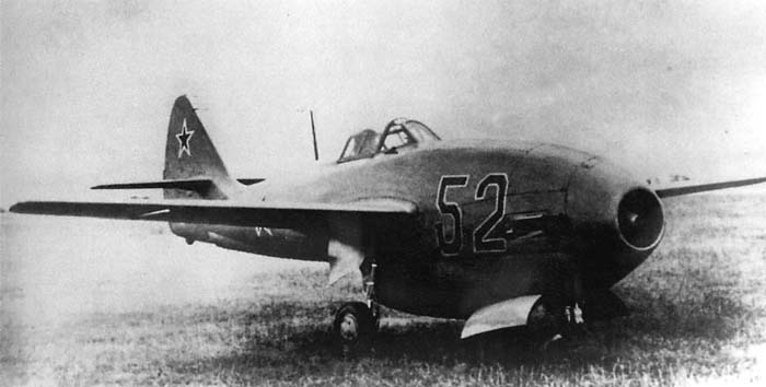 Файл:Samolet La-152.jpg